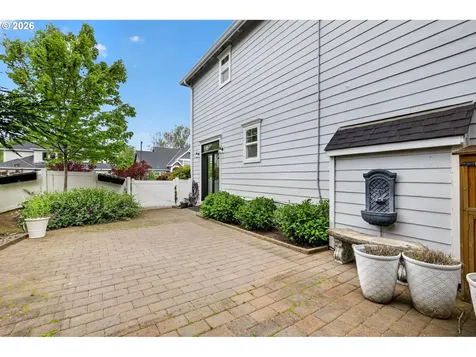 16375 NW Graf Street Portland OR 97229