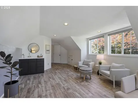 3840 NW Loy Court Portland OR 97229