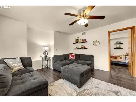 11917 NE 35th Circle Vancouver WA 98682
