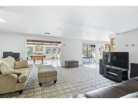 28236 Hist. Columbia River Highway Troutdale OR 97060