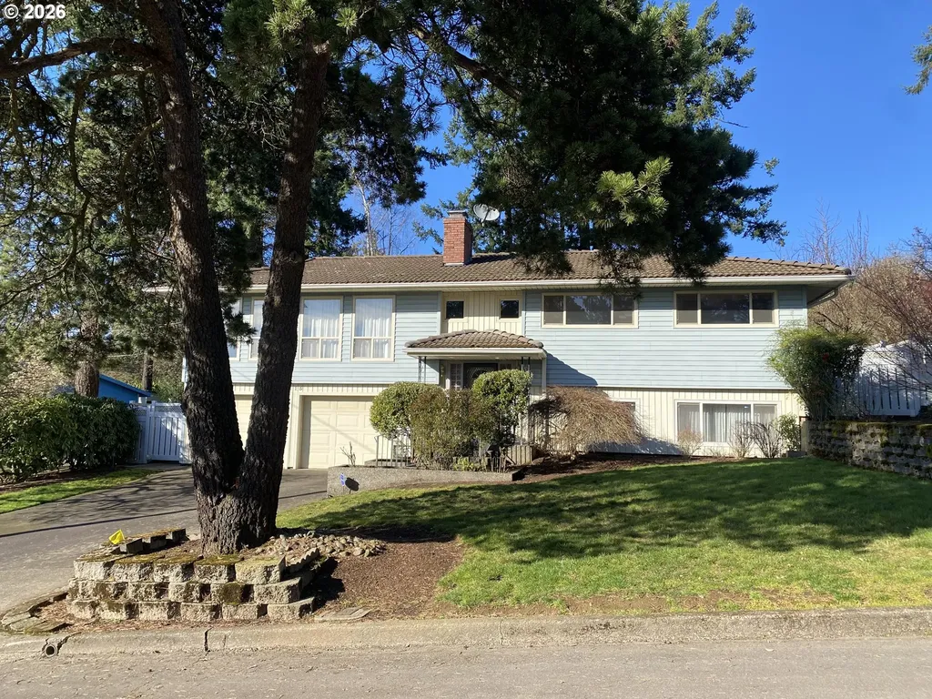 4115 SW Iowa Street Portland OR 97221