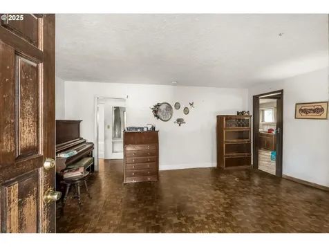 11246 SE Harold Street Portland OR 97266
