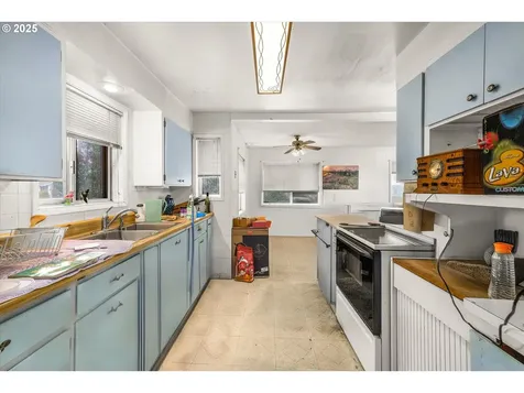 11246 SE Harold Street Portland OR 97266