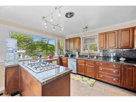 511 Oak Street Oakland OR 97462