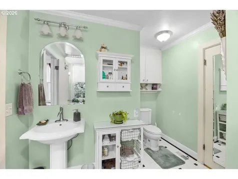 511 Oak Street Oakland OR 97462