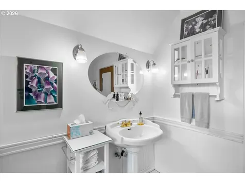 511 Oak Street Oakland OR 97462
