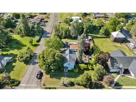 511 Oak Street Oakland OR 97462