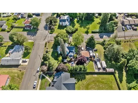 511 Oak Street Oakland OR 97462