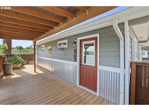 1879 N Jantzen Avenue Portland OR 97217