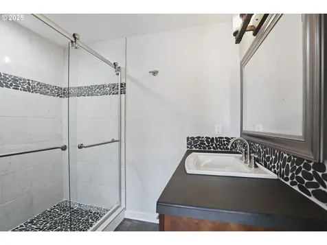 1879 N Jantzen Avenue Portland OR 97217
