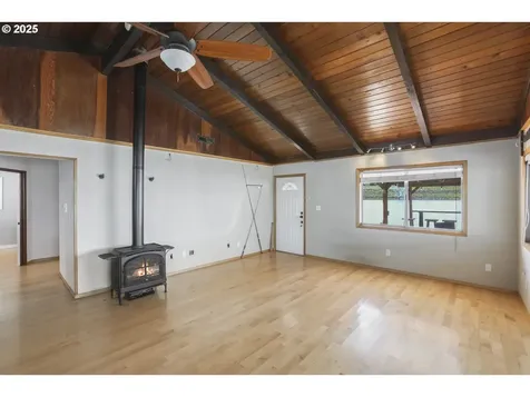 1879 N Jantzen Avenue Portland OR 97217