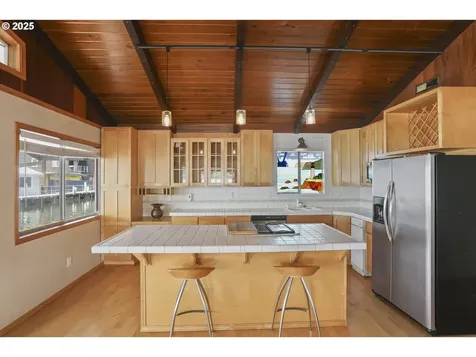 1879 N Jantzen Avenue Portland OR 97217