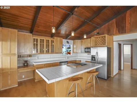 1879 N Jantzen Avenue Portland OR 97217