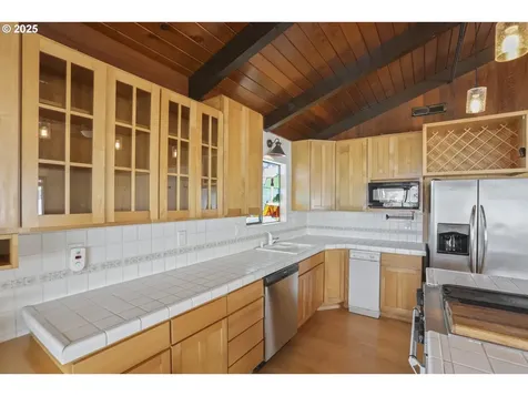1879 N Jantzen Avenue Portland OR 97217