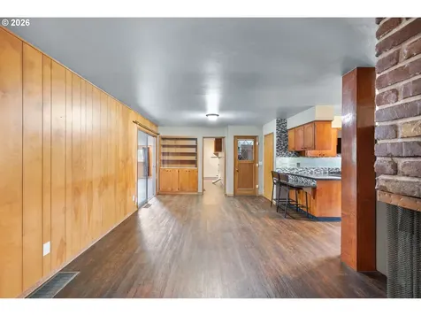 470 W Dartmouth Street Gladstone OR 97027