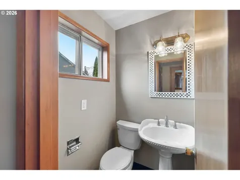 470 W Dartmouth Street Gladstone OR 97027