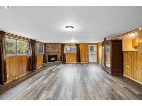 470 W Dartmouth Street Gladstone OR 97027