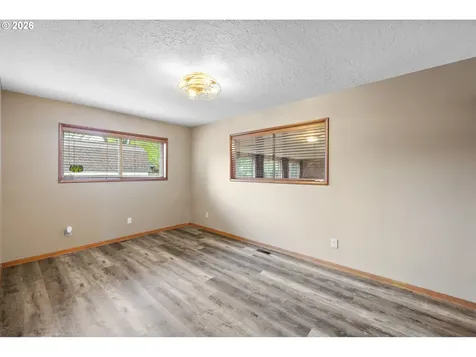 470 W Dartmouth Street Gladstone OR 97027