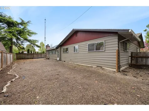 470 W Dartmouth Street Gladstone OR 97027