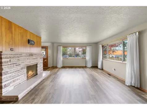 470 W Dartmouth Street Gladstone OR 97027