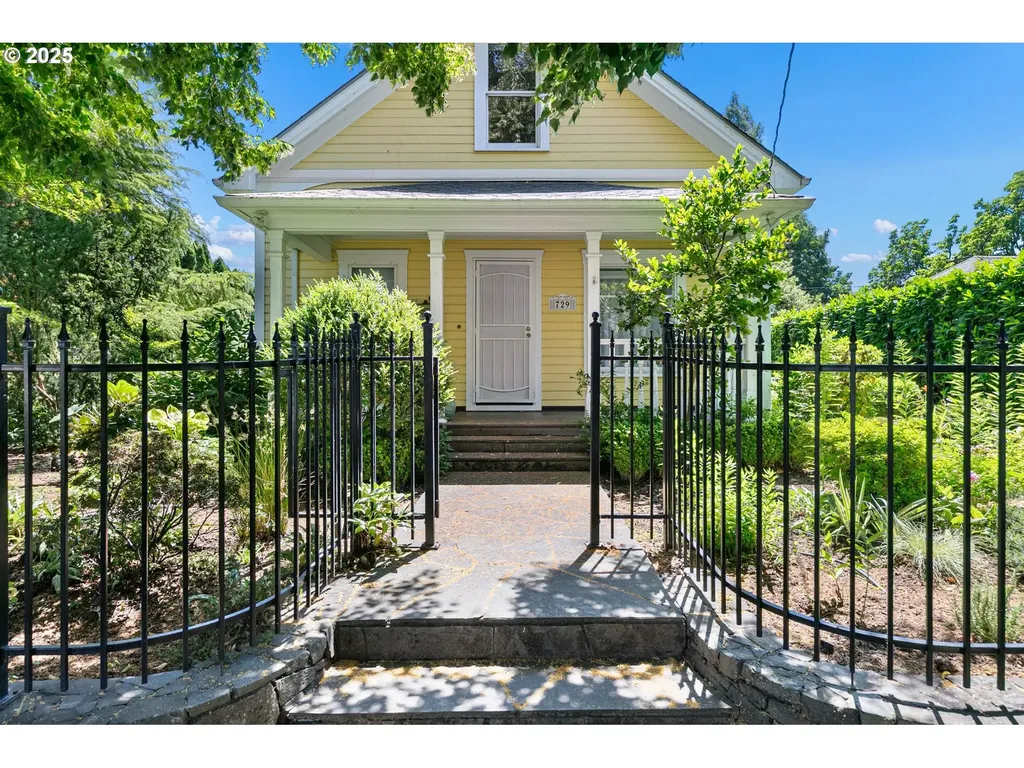 729 G Street Springfield OR 97477