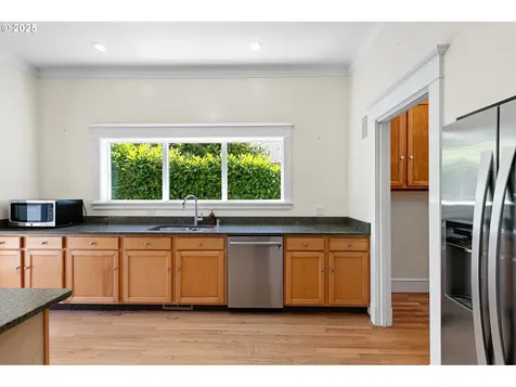 729 G Street Springfield OR 97477