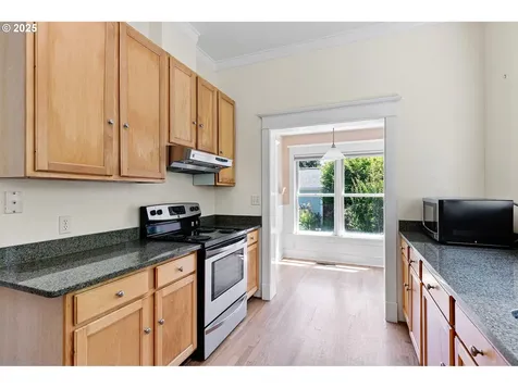729 G Street Springfield OR 97477