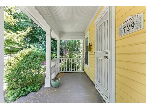729 G Street Springfield OR 97477