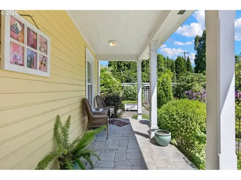 729 G Street Springfield OR 97477