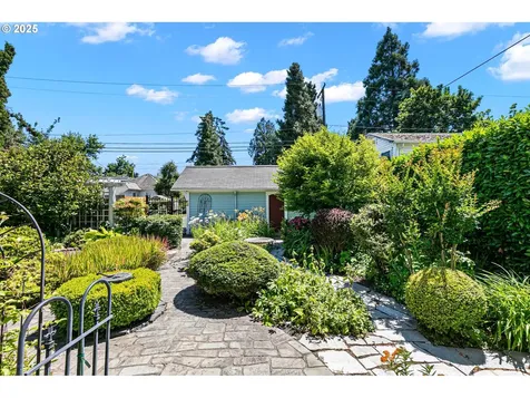 729 G Street Springfield OR 97477