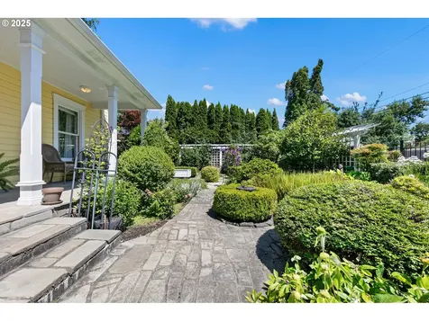 729 G Street Springfield OR 97477