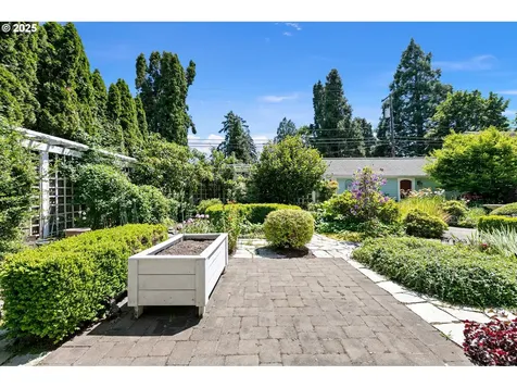 729 G Street Springfield OR 97477