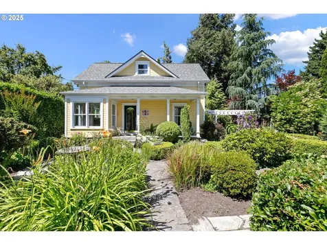 729 G Street Springfield OR 97477