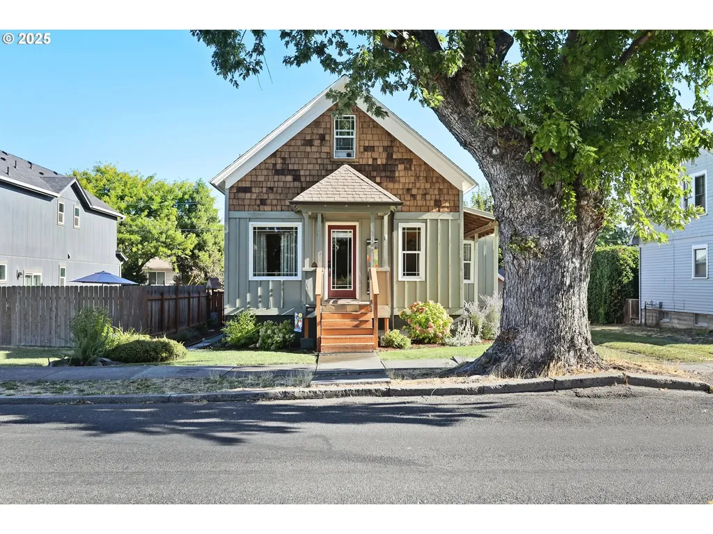 811 W 9th Street The Dalles OR 97058