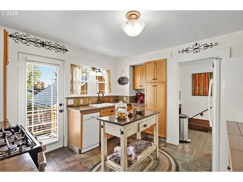 811 W 9th Street The Dalles OR 97058