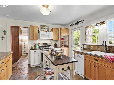 811 W 9th Street The Dalles OR 97058