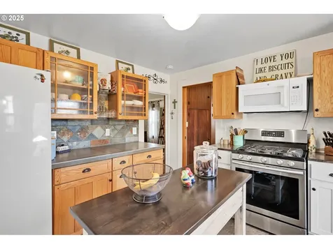 811 W 9th Street The Dalles OR 97058