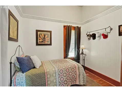 811 W 9th Street The Dalles OR 97058