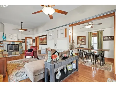 811 W 9th Street The Dalles OR 97058