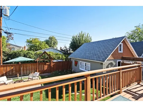 811 W 9th Street The Dalles OR 97058