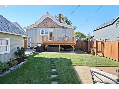 811 W 9th Street The Dalles OR 97058