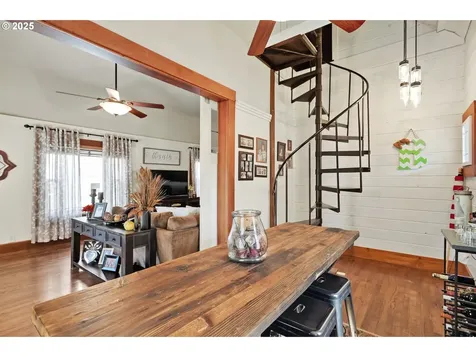 811 W 9th Street The Dalles OR 97058