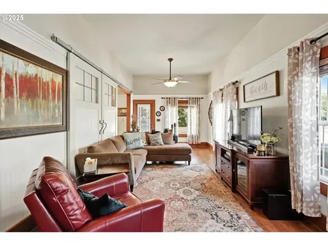 811 W 9th Street The Dalles OR 97058