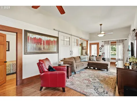 811 W 9th Street The Dalles OR 97058