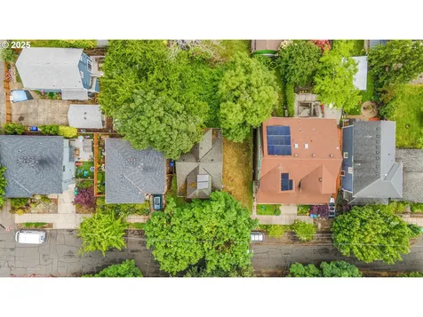 4532 NE Cleveland Avenue Portland OR 97211