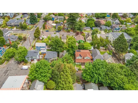 4532 NE Cleveland Avenue Portland OR 97211
