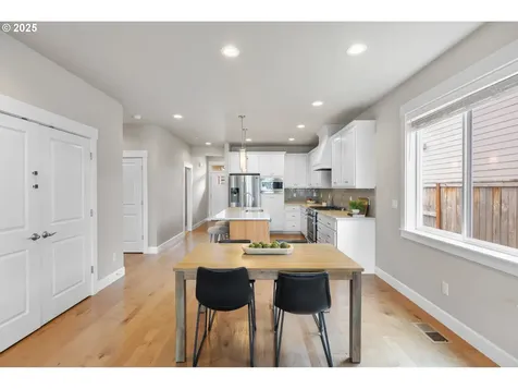 2178 SE 10th Avenue Canby OR 97013