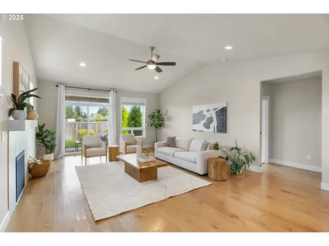 2178 SE 10th Avenue Canby OR 97013