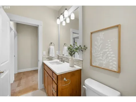 2178 SE 10th Avenue Canby OR 97013