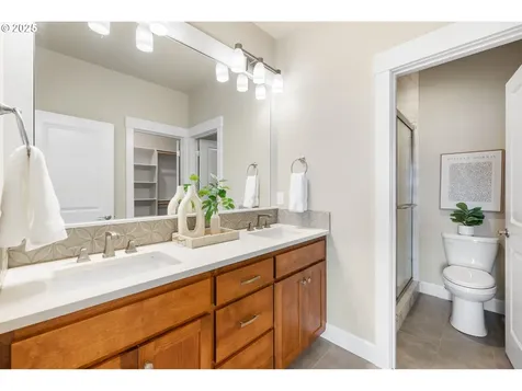 2178 SE 10th Avenue Canby OR 97013